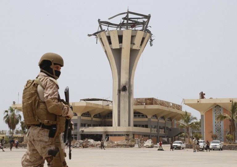 عدن: خلافات مصالح المرتزقة تغلق مطار عدن الدول